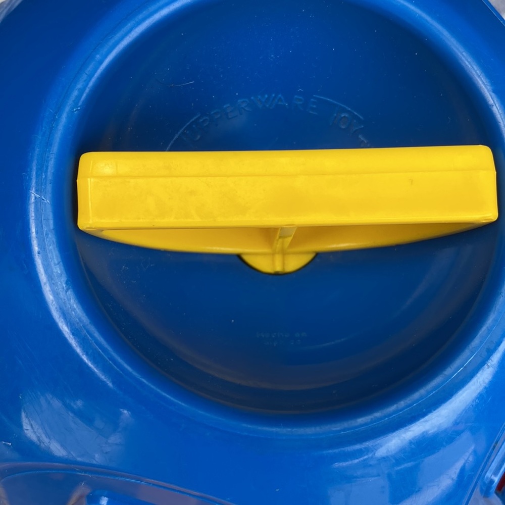 Tupperware Shape Ball - Picture 2 of 4
